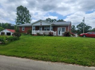 98 Edwards Rd, Irvine, KY 40336