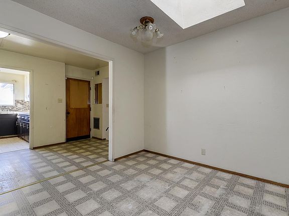 5th image of 1780 Clarice Dr