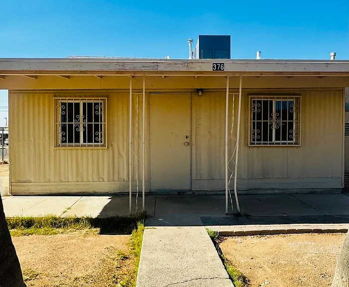 376 W Columbia St — Photo 2