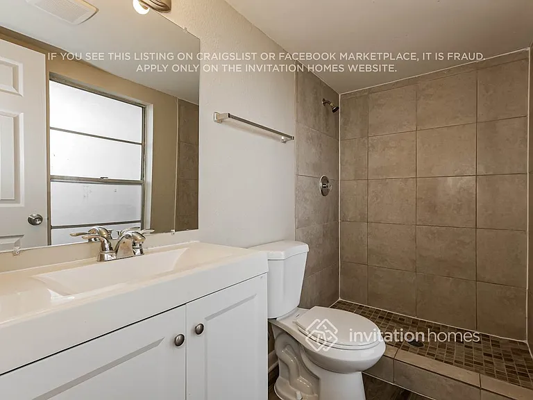 2314 Medford Ln — Photo 12