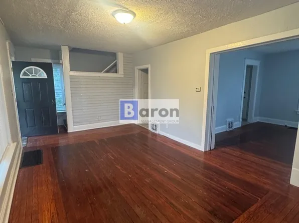 910 Allen St, South Bend, IN 46616