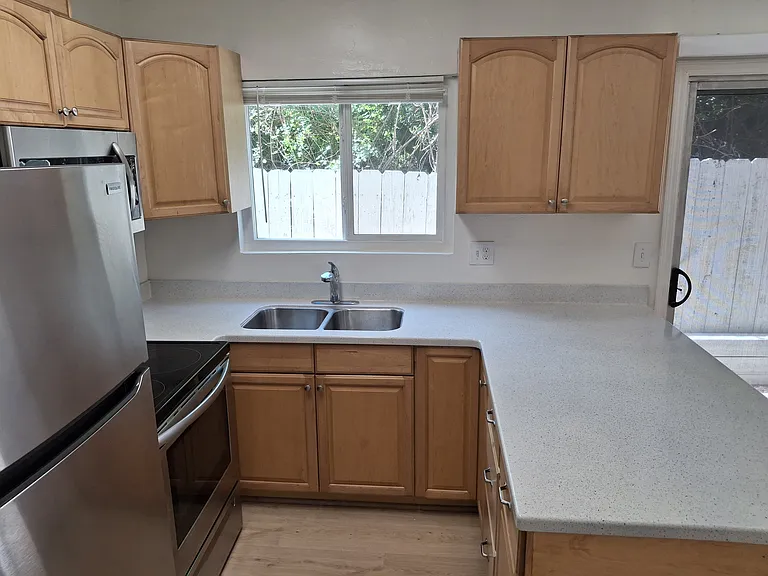 3341 Grim Ave #3 — Photo 10