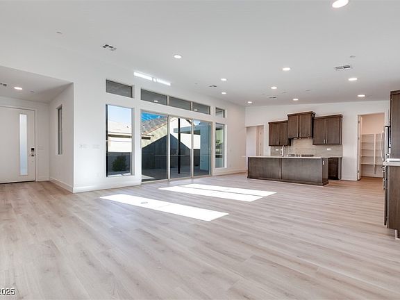5th image of 1031 Soaring Sage Ave
