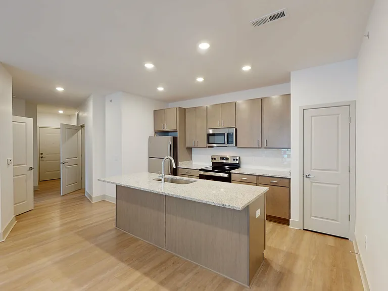 Elevation 800 — Photo 43