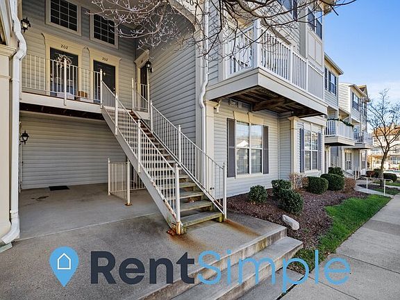 3rd image of 8207 Crossbrook Ct Unit 202
