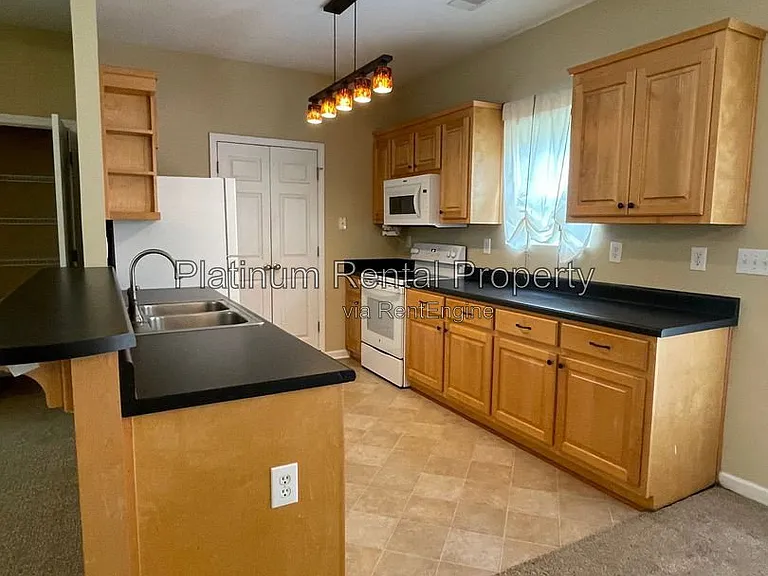 144 Pointe Cir — Photo 22