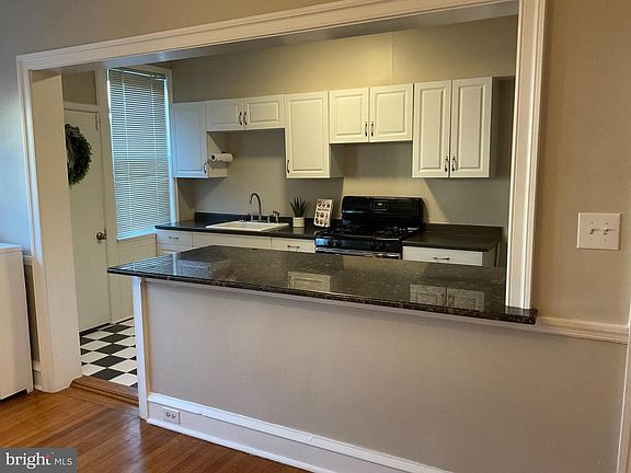 5th image of 6364 W Montgomery Ave