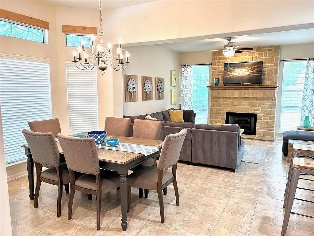 3 bed, 2.0 bath, 1587 sqft, $2,500 — Photo 4