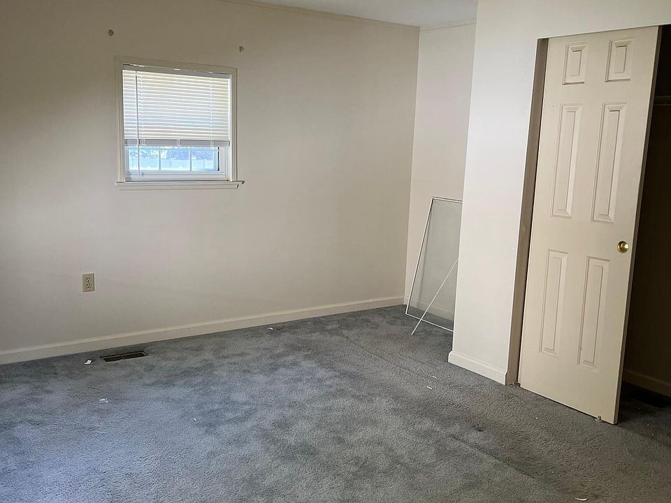 936 Main St Winsted CT Zillow