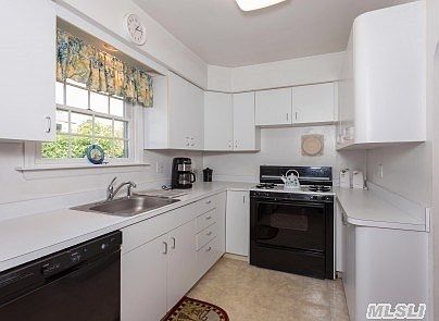5th image of 18 Dorothy Pl