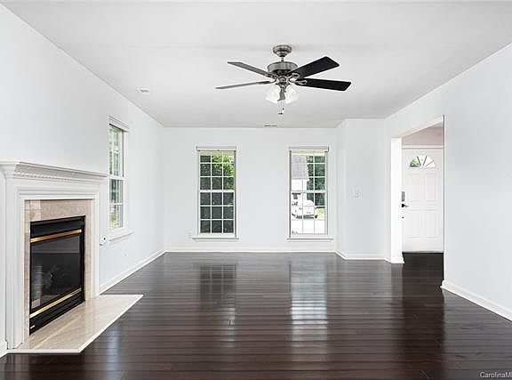 4th image of 2419 Galena Ln