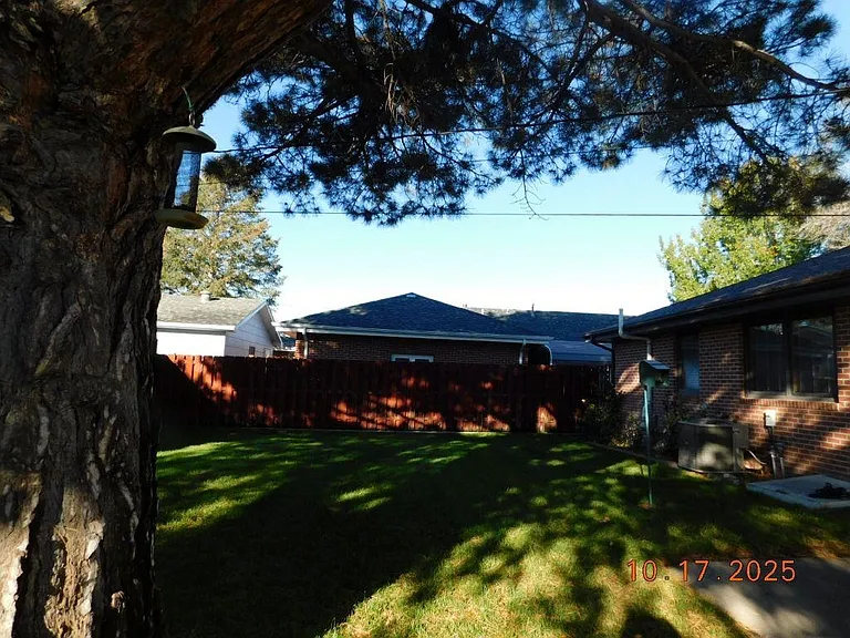 1710 Alpha St — Photo 22