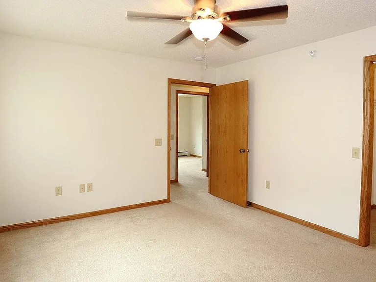 Mill Pond Apartments — Photo 26