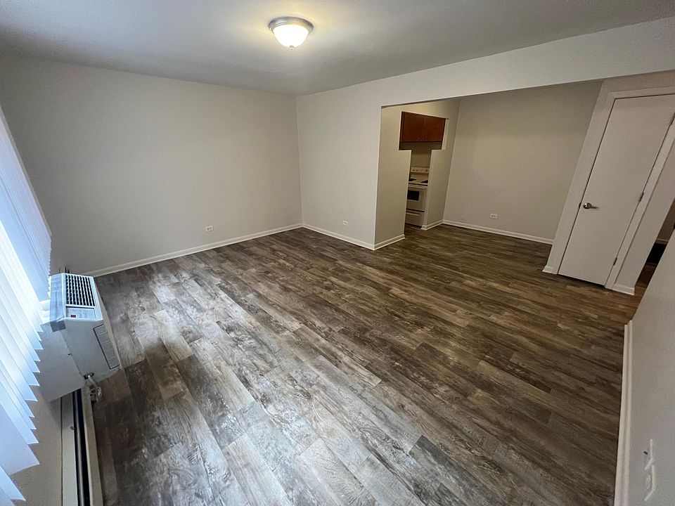 1st image of 6010 N Winthrop Ave APT 103