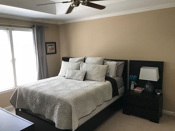 Master with ensuite bath both shower and tub