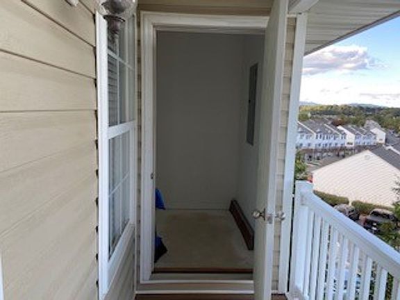 2nd image of 623 Wyndhurst Dr Unit 307