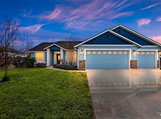 5118 N Starry Night Ave, Meridian, ID 83646