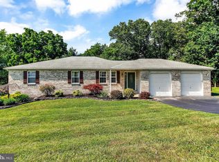 125 Greenwood Rd, Spring Grove, PA 17362