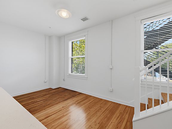 4th image of 154 E Ge Patterson Ave #206