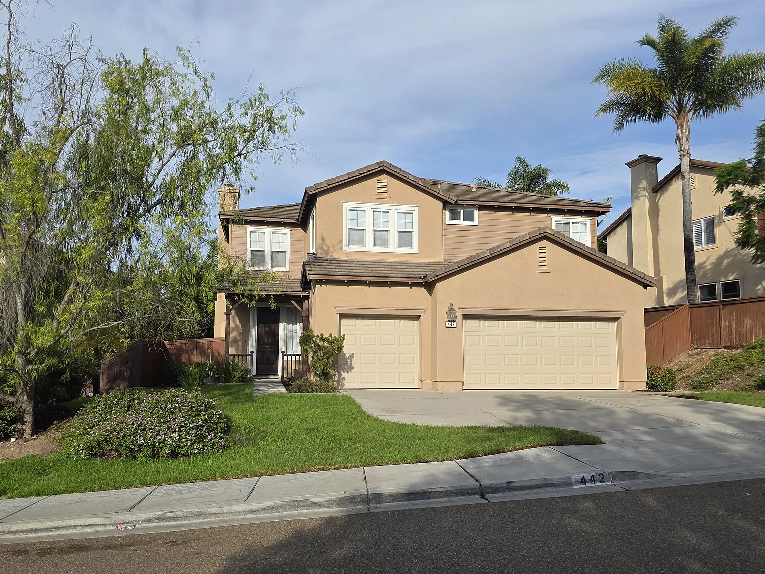 4 bed, 2286 sqft, $5,200 — Photo 1