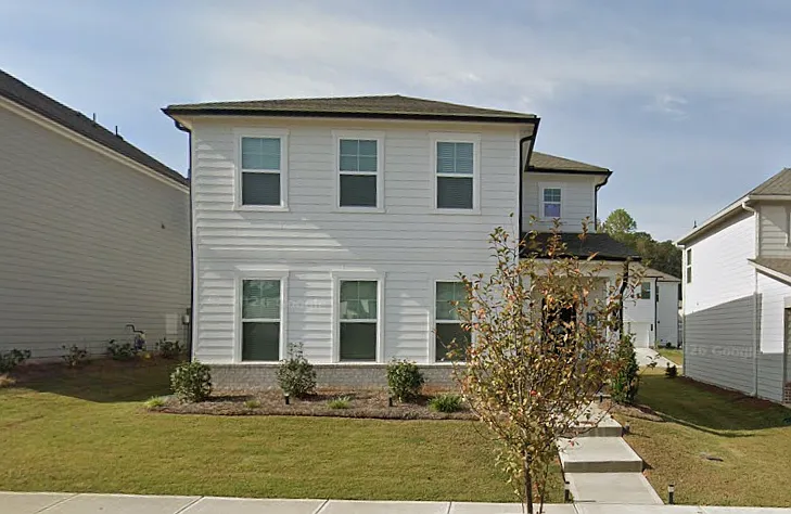 4 bed, 2.5 bath, 2391 sqft, $2,200 — Photo 1