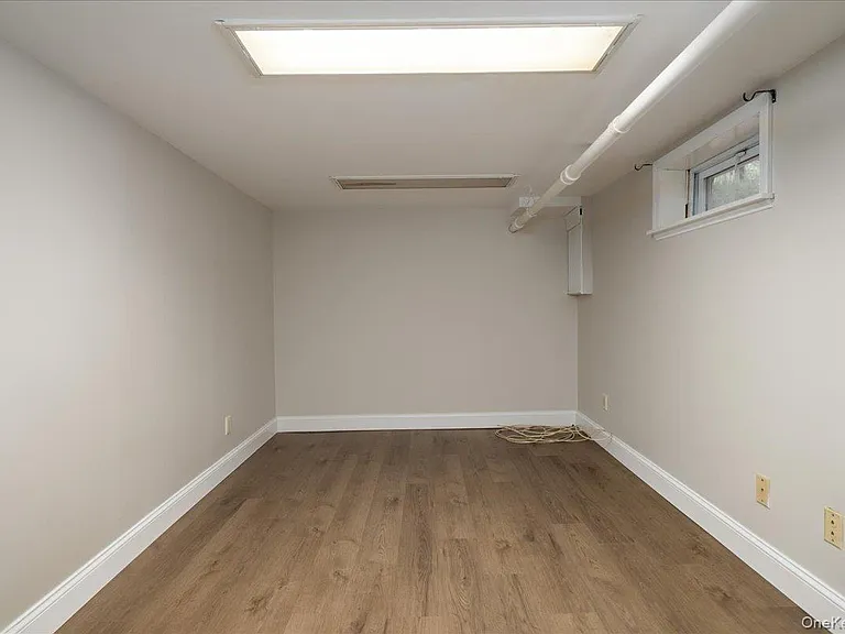 32 Chester Ave — Photo 15