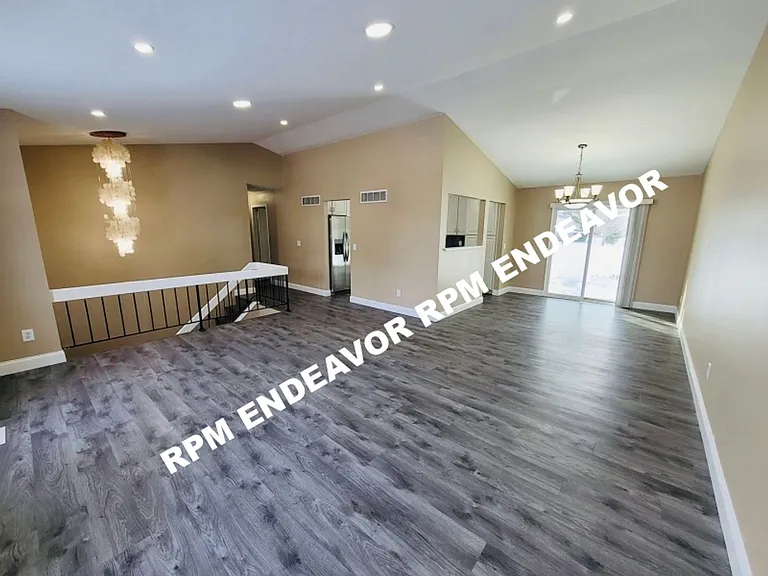2029 Kentmore Ln — Photo 1