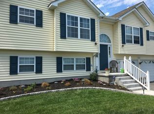 411 Thoreau Dr, Inwood, WV 25428