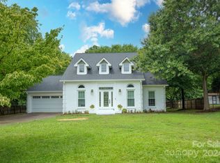 9417 Magnolia Estates Dr, Cornelius, NC 28031