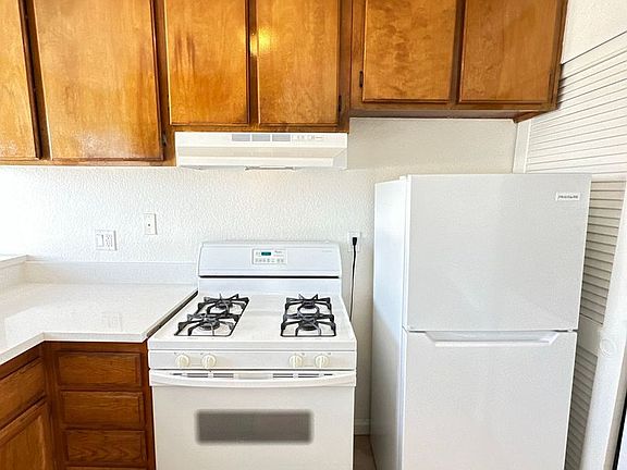 5th image of 1436 Obispo Ave APT 301