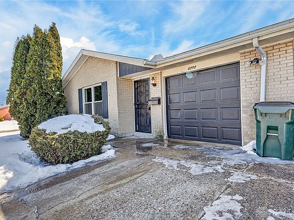 3rd image of 4202 Knollcroft Rd