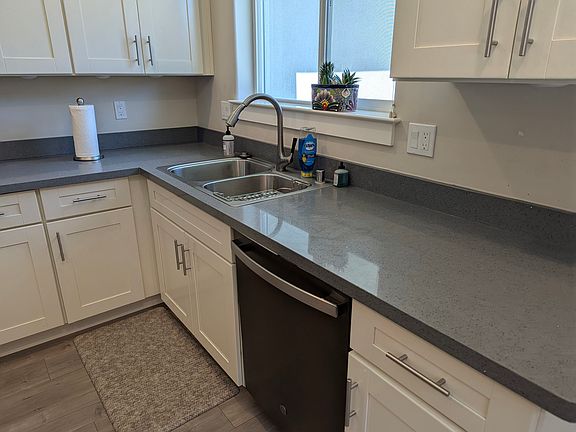 4th image of 1142 Sherwood Ave #2