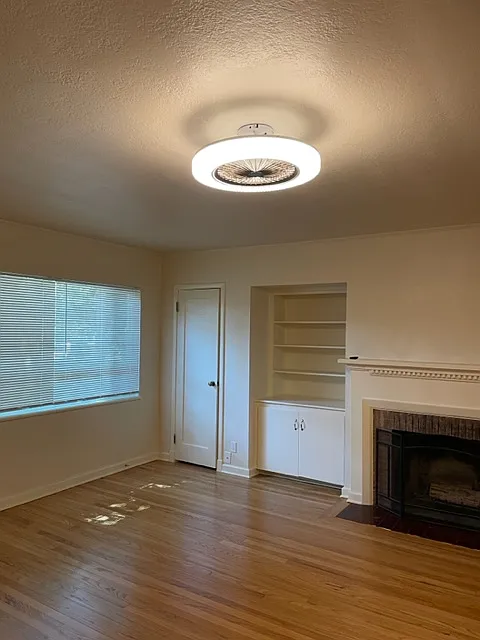 2 bed, 920 sqft, $1,695 — Photo 4