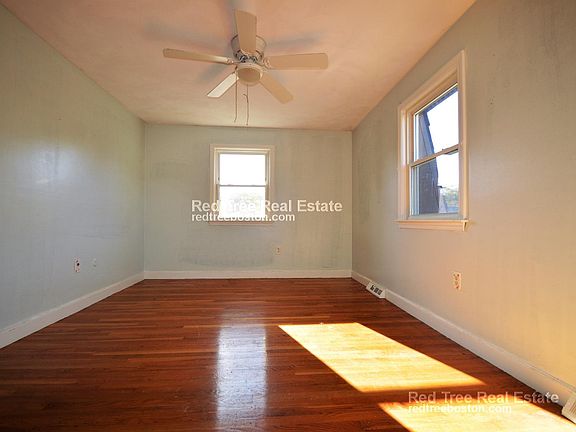 4th image of 31 Moreland Ave Unit 31