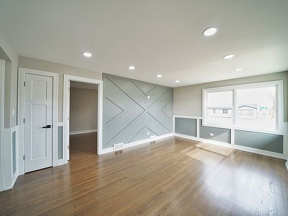 5th image of 7758 Mulligan Ave