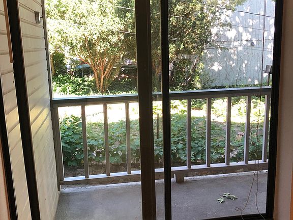5th image of 948 North St APT 11