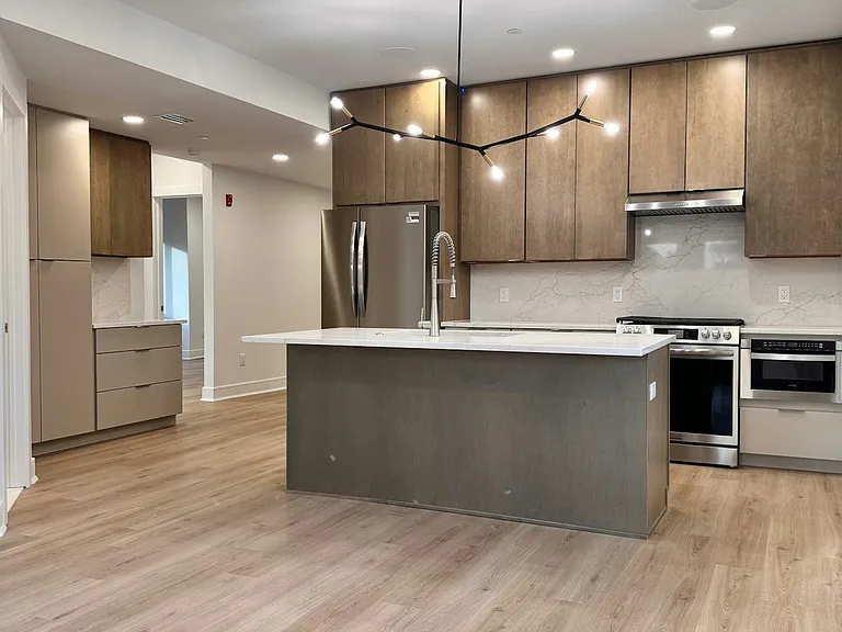 85 W High St #2R — Photo 12