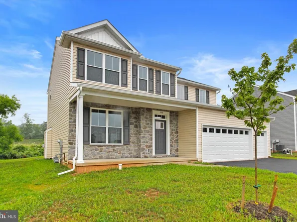 3824 Country Dr, Dover, PA 17315