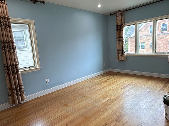 5th image of 4217 157th St #2