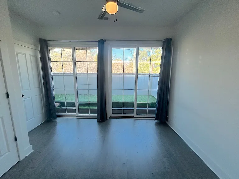 1212 E Broad St — Photo 12