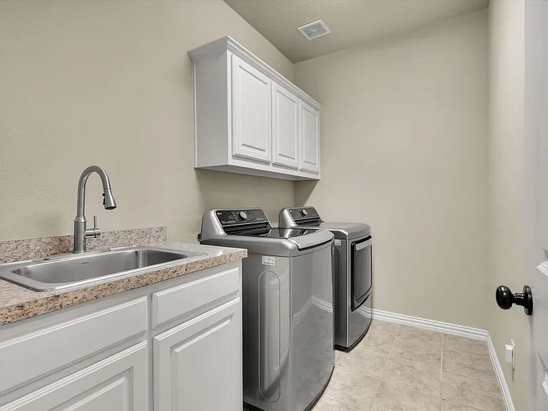214 Crestbrook Dr — Photo 41