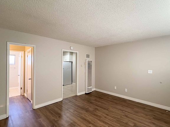 2nd image of 2855-2865 A St #2865-11