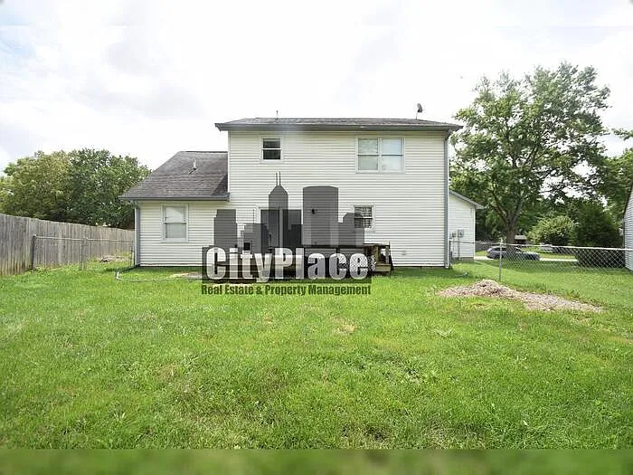 1442 Maria Ave — Photo 4