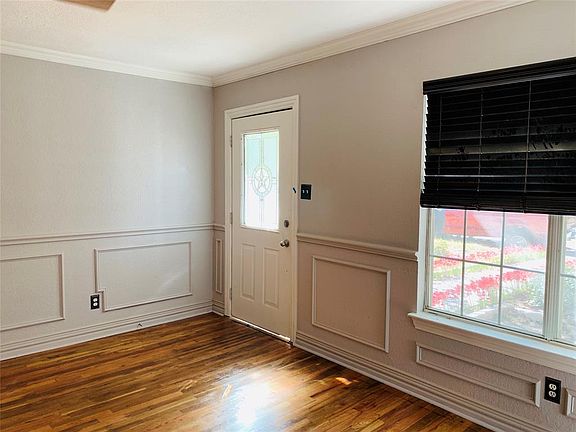 5th image of 2822 Dogwood Park Dr