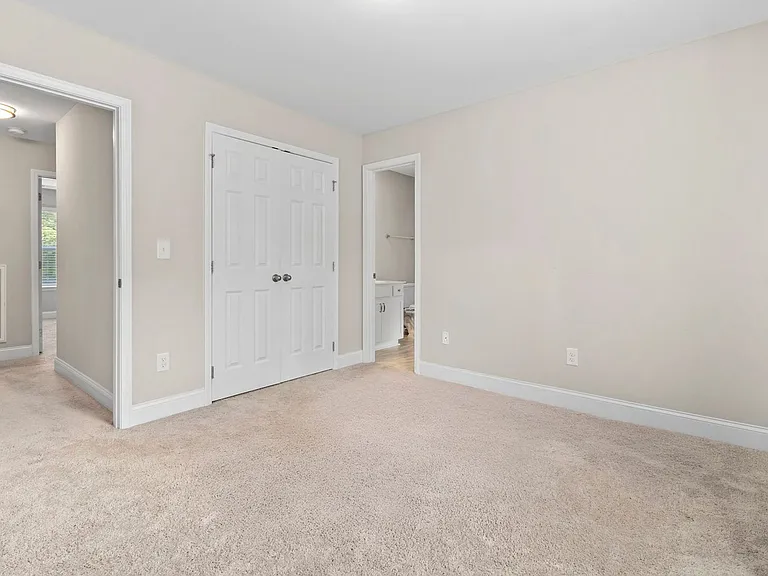 6508 Satjanon Dr — Photo 38