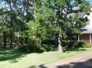 418 Benbrook Dr, Palestine, TX 75801