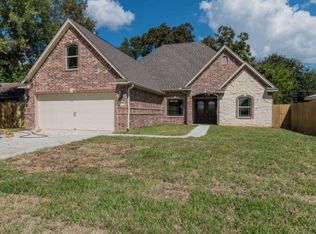 2720 Azalea Ln, Groves, TX 77619
