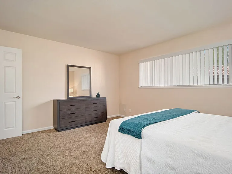 Wilbur Oaks Apartments — Photo 44
