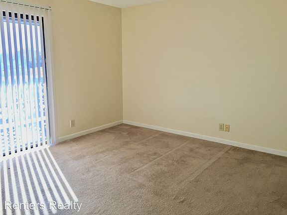 5th image of 4987 7 Pine Cir