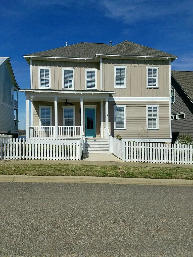 4 bed, 2818 sqft, $2,800 — Photo 1